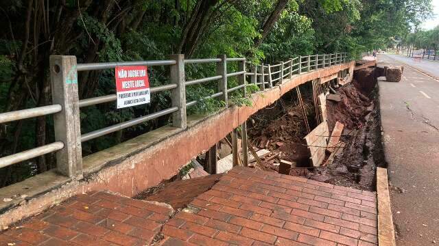  Prefeitura contrata empresas para arrumar Lago do Amor e ponte do Prosa 