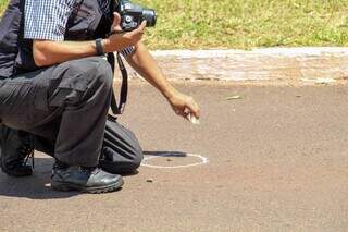 Confus&atilde;o em tr&acirc;nsito termina com persegui&ccedil;&atilde;o e tiro em pneu de carro 