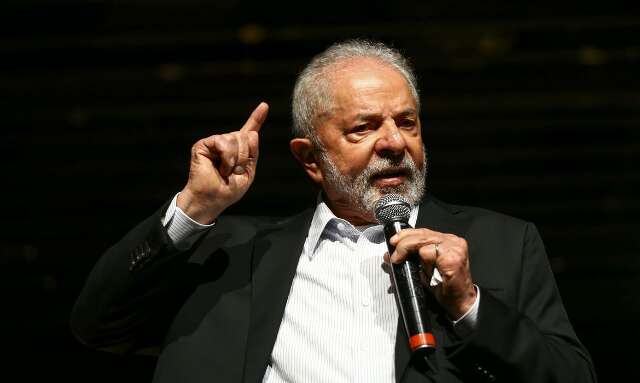 Lula continua internado e ida &agrave; China ser&aacute; em nova data