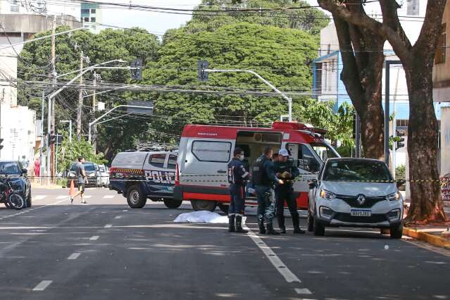 Mulher morre atropelada no Centro da Capital