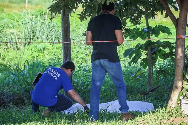 Homem &eacute; encontrado morto seminu e com as pernas amarradas