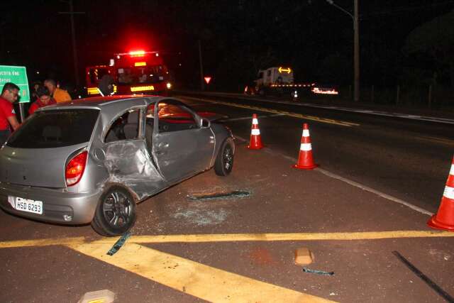 Acidente interrompe tr&acirc;nsito de rodovia com fluxo intenso