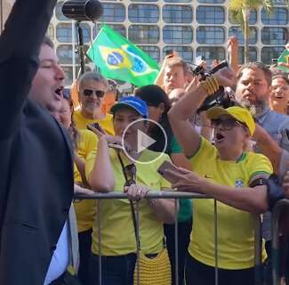 Deputados do PL de MS acompanham chegada de Bolsonaro ao Brasil