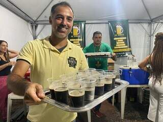 Ao todo, são 18 tipos de cerveja intengrando o cardápio do festival. (Foto: Thailla Torres)