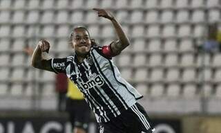 Jogadora do Galo comemora gol marcado neste domingo. (Foto: Divulgação)