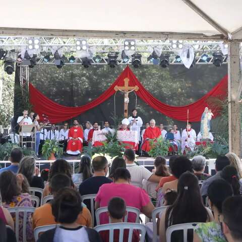 Com prociss&atilde;o e missa, Domingo de Ramos &eacute; celebrado na Cidade da P&aacute;scoa