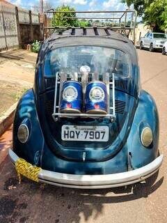 Fusca de 1970 ganhou at&eacute; u&iacute;sque e conhaque para ficar a cara do dono