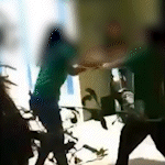 Alunas da rede estadual trocam socos e tapas em frente de escola 