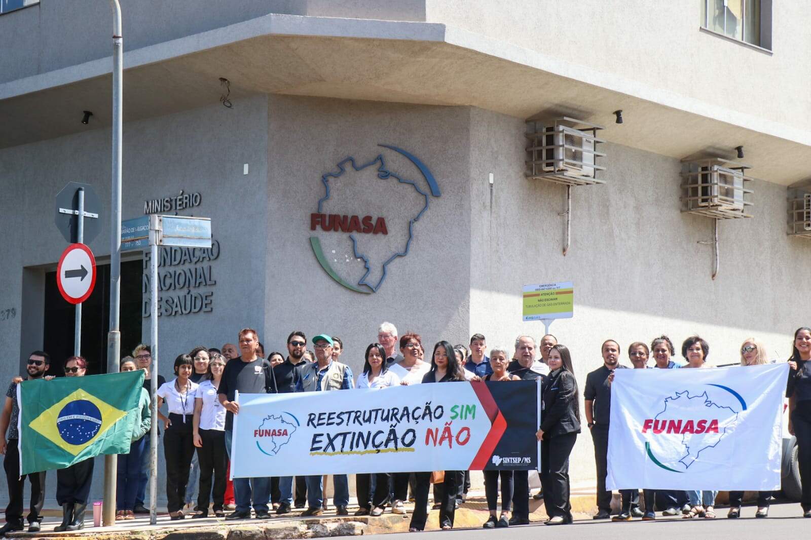 Servidores protestam contra extinção da Funasa e temem desemprego