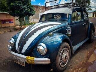 Fusca de 1970 ganhou at&eacute; u&iacute;sque e conhaque para ficar a cara do dono