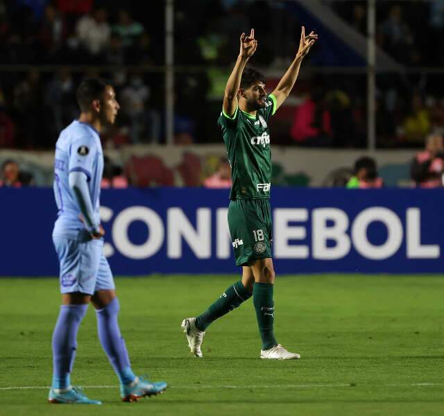 Em jogo de duas expulsões, Palmeiras perde de virada para o Bolívar na  Libertadores - ISTOÉ Independente