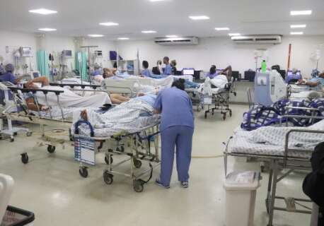 Caos total: hospitais continuam com superlotações e enfrentam falta de leitos