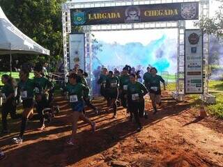 Participantes durante a corrida no ano anterior. (Foto: Fundesporte)