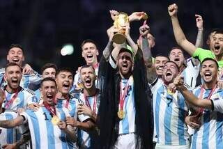 Seleção Argentina comemorando o título mundial conquistado no Catar (Foto: Divulgação/AFA)