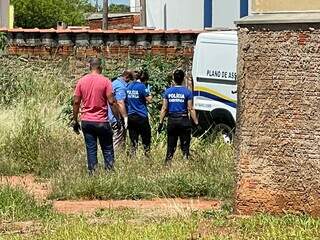 Corpo em decomposi&ccedil;&atilde;o encontrado em terreno era de homem de 62 anos