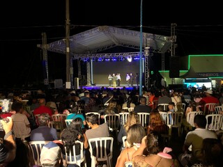 Público lotou espaço reservado para a apresentação na Cidade da Páscoa. (Foto: Jéssica Fernandes)