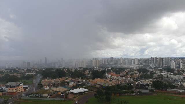 Pancadas chegam a Campo Grande, com previs&atilde;o de chuva &agrave; tarde e noite 