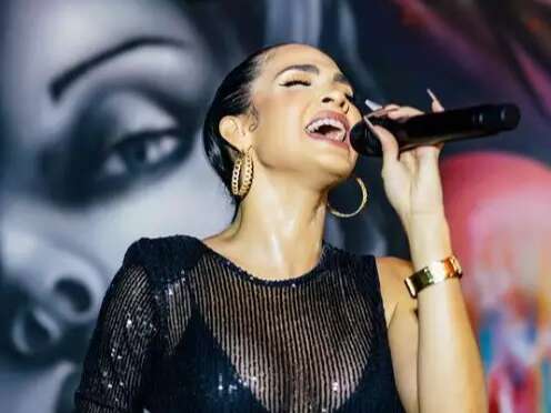 Sucesso de MS, cantora pop Paolla faz primeiro show em SP