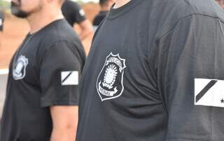 Policiais penais de Mato Grosso do Sul enfileirados durante treinamento. (Foto: Sinsap)