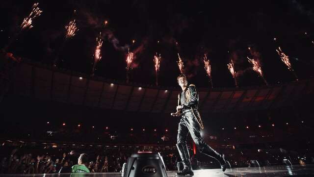 Com mil luzes e câmera das Olimpíadas, Luan Santana divulga trailer de novo DVD