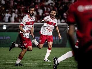 Atletas do CRB comemorando gol da vitória na partida (Foto: Francisco Cedrim/CRB)