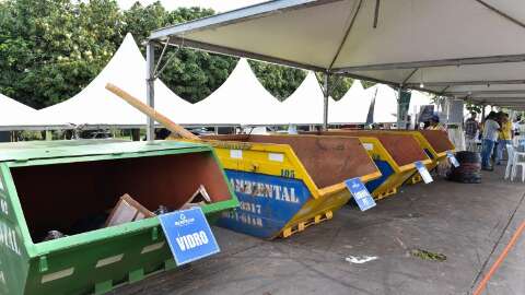 Drive Thru na Afonso Pena arrecada 5 toneladas de materiais recicláveis