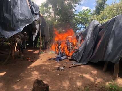 Polícia paraguaia desfaz acampamento que produziu 12 toneladas de maconha