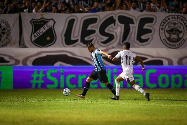 Gr&ecirc;mio marca duas vezes no segundo tempo e vence o ABC no Frasqueir&atilde;o 