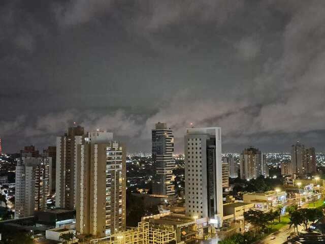 Capital registra chuvas com trovoadas na noite desta quinta