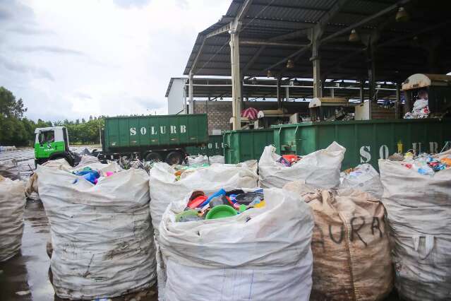 Voc&ecirc; tem o h&aacute;bito de separar material recicl&aacute;vel? Participe da enquete 