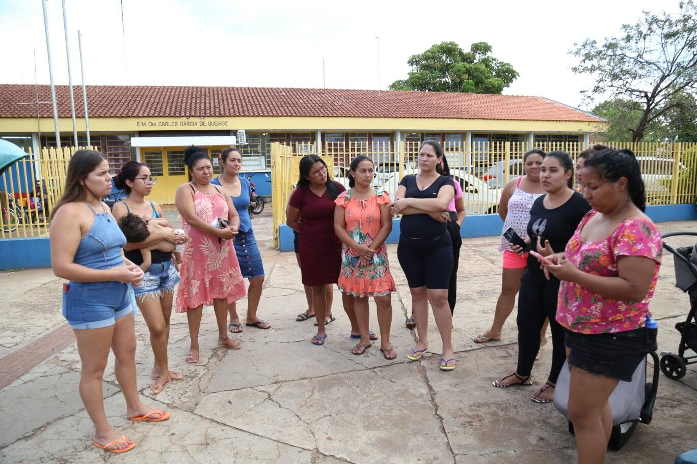 Inseguras, mães pedem aulas on-line na rede pública de Campo Grande