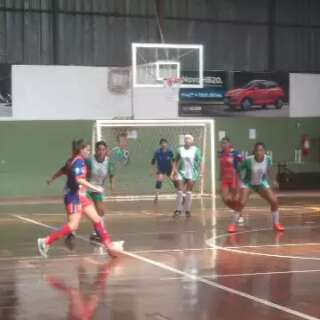 Torneio de futsal feminino tem rodada com quatro jogos neste sábado