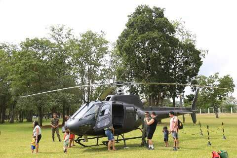 Armamento e helic&oacute;ptero s&atilde;o atra&ccedil;&otilde;es do Ex&eacute;rcito no Parque das Na&ccedil;&otilde;es