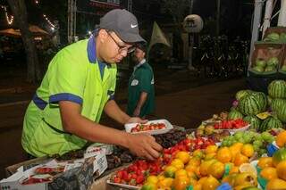 De São Paulo, vendedores trabalham no ramo das frutas há decadas. (Foto: Juliano Almeida)