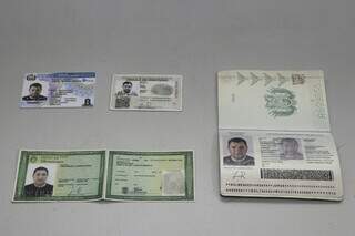 Documentos de identificação falsos apresentados pelo narcotraficante eram da nacionalidade brasileira e boliviana. (Foto: Paulo Francis/Arquivo)