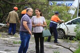 Secretário Municipal de Infraestrutura, Domingos Sahib ao lado da secretária Izabel Gonçalves. (Foto: Alex Machado)