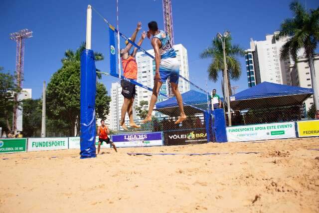 Estadual de v&ocirc;lei de praia tem novos campe&otilde;es na 1&ordf; etapa