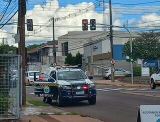 O BPMTran foi acionado e compareceu ao local para cerrar os fios (Foto: Direto das Ruas).