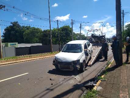 Condutor que abandonou ve&iacute;culo ap&oacute;s atingir grade vai responder por evas&atilde;o