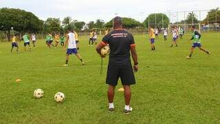 Elenco do Operário em preparação para a partida fora de casa contra o Dourados (Foto: Divulgação/Operário F.C)