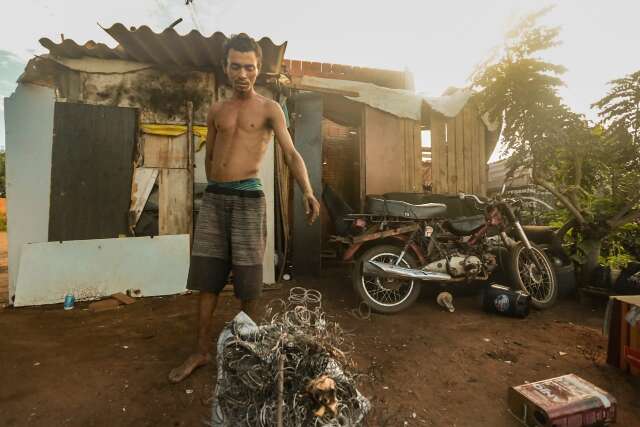 Valendo &quot;ouro&quot; na pandemia, pre&ccedil;o de recicl&aacute;veis cai e dificulta vida de catador