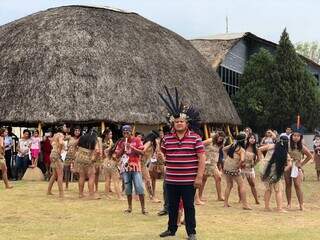 Cacique Josias com indígenas da comunidade Marçal de Souza em Campo Grande (Foto: Arquivo)