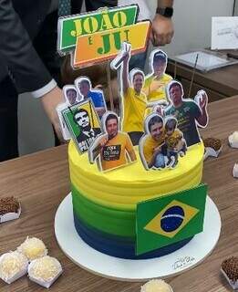 Bolo de Catan, decorado de verde e amarelo. (Foto: Reprodução)