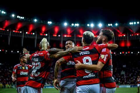 Flamengo vence time chileno e assume vice-liderança do grupo A