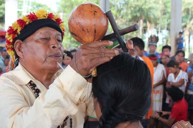 L&iacute;der guarani-kaiow&aacute;, criador do Aty Guasu, morre aos 101 anos