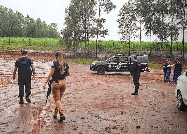 Por ci&uacute;mes, professora pagou R$ 300 para homem matar adolescente em aldeia