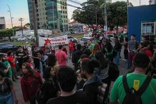 Concentração interditou uma faixa da Avenida Afonso Pena sentido Aeroporto (Foto: Juliano Almeida)