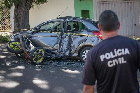 Motociclista &eacute; levado &agrave; Santa Casa com trauma grave ap&oacute;s colis&atilde;o em avenida