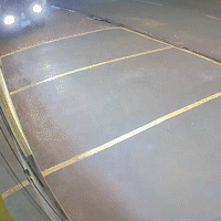 Caminhonete fica destruída após atingir loja e farmácia