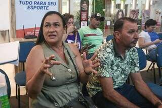 Pintor autônomo Oseias Neves, de 48 anos, e a esposa Marly Paes, de 52 anos (Foto: Marcos Maluf)